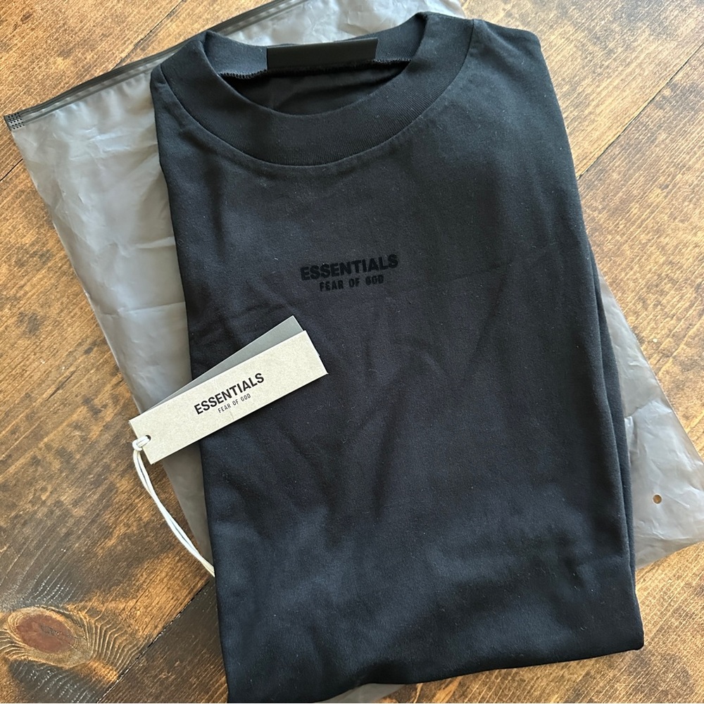 🛑 SOLD 🛑 Fear of God Essential Black Shirt
